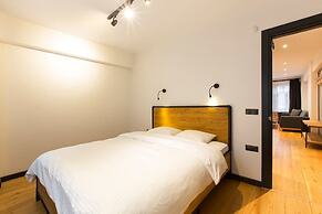 Olympia Flats by Oval