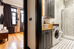 Olympia Flats by Oval