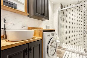 Olympia Flats by Oval