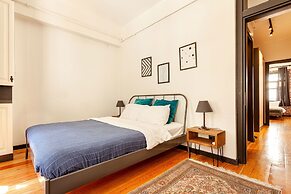 Olympia Flats by Oval