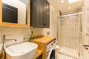 Olympia Flats by Oval