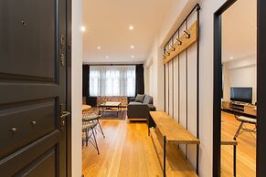 Olympia Flats by Oval