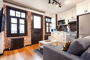 Olympia Flats by Oval