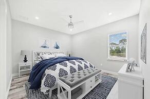 Stunning Luxury Mediterranean-style Private Oasis!