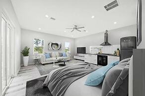 Stunning Luxury Mediterranean-style Private Oasis!