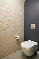 2 BR next to Old City with Patio by FeelHome