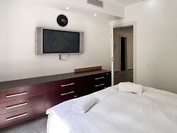 2 BR next to Old City with Patio by FeelHome