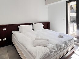 2 BR next to Old City with Patio by FeelHome