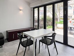 2 BR next to Old City with Patio by FeelHome