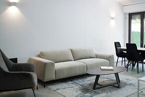 2 BR next to Old City with Patio by FeelHome