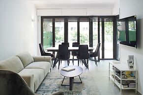 2 BR next to Old City with Patio by FeelHome