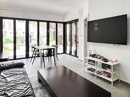 2 BR next to Old City with Patio by FeelHome