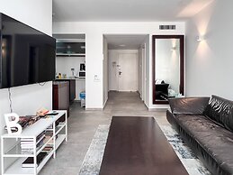 2 BR next to Old City with Patio by FeelHome