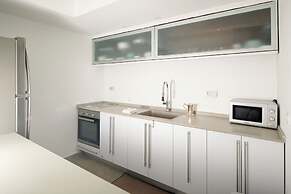 2 BR next to Old City with Patio by FeelHome