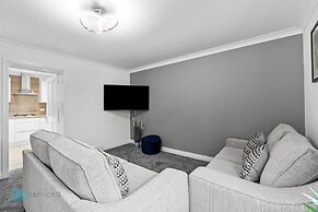 3 bed House Close to Dockyard Plymouth Contractors