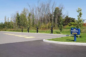 Microtel by Wyndham Lachute