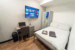 44 North Road Studios Near QE and UOB