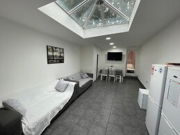 57 North Road Studios Near QE and UOB