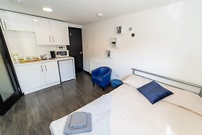 57 North Road Studios Near QE and UOB