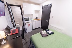 23 North Road Studios Near QE and UOB