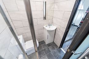 23 North Road Studios Near QE and UOB