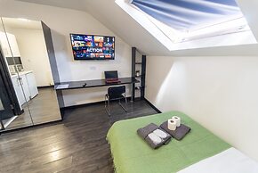 23 North Road Studios Near QE and UOB