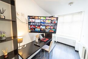23 North Road Studios Near QE and UOB