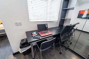 23 North Road Studios Near QE and UOB
