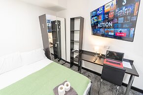 39 North Road Studios Near QE and UOB