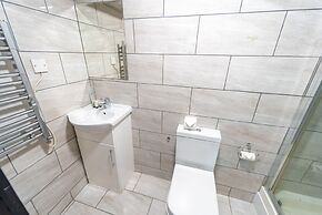 39 North Road Studios Near QE and UOB