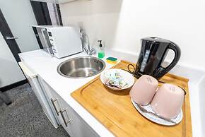 39 North Road Studios Near QE and UOB