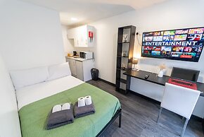 39 North Road Studios Near QE and UOB