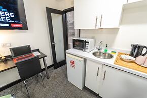 39 North Road Studios Near QE and UOB