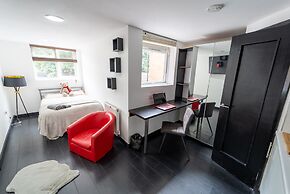 39 North Road Studios Near QE and UOB