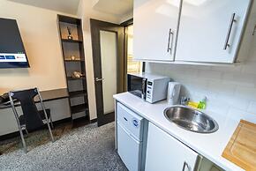 39 North Road Studios Near QE and UOB