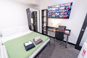 39 North Road Studios Near QE and UOB