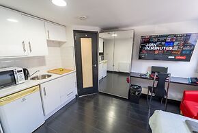 39 North Road Studios Near QE and UOB