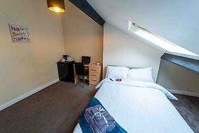 121 Pershore Road B5 Private Rooms in Large Guest House