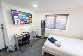 100 Dale Road Studios in Guest House
