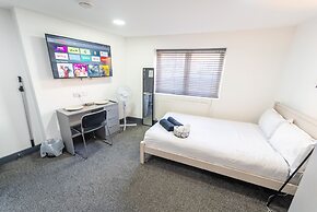 100 Dale Road Studios in Guest House