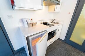 100 Dale Road Studios in Guest House