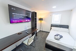 100 Dale Road Studios in Guest House