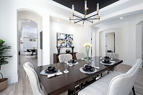 Casa Serenity Luxury Living w/ Pool & Jacuzzi