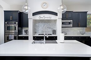 Casa Serenity Luxury Living w/ Pool & Jacuzzi
