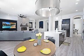 Casa Serenity Luxury Living w/ Pool & Jacuzzi