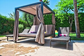 Casa Serenity Luxury Living w/ Pool & Jacuzzi