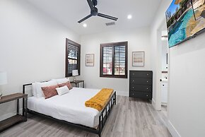 Casa Serenity Luxury Living w/ Pool & Jacuzzi