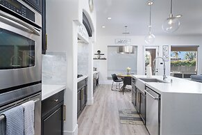 Casa Serenity Luxury Living w/ Pool & Jacuzzi