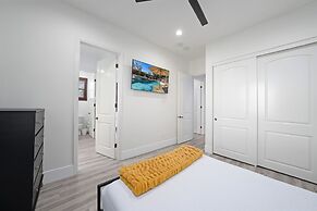 Casa Serenity Luxury Living w/ Pool & Jacuzzi