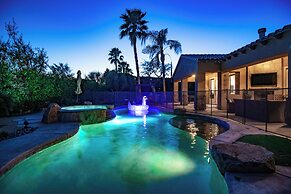 Casa Serenity Luxury Living w/ Pool & Jacuzzi